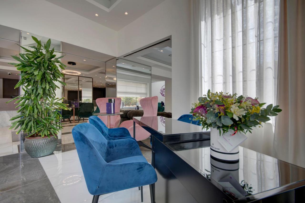 Urban Valley & Hotel 4*